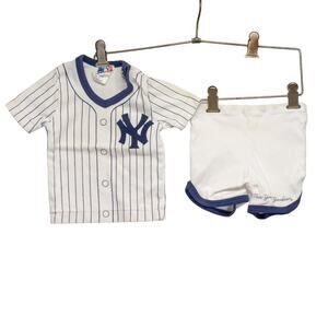 12 Month Baby Clothes VINTAGE Baseball Short Set Official NEW YORK YANKEES